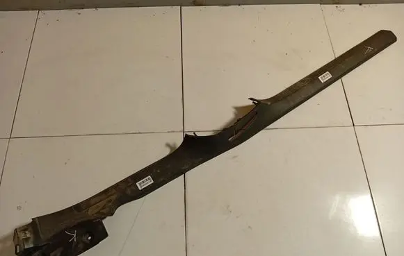 Volkswagen PASSAT B6 Front sill trim cover 3C0853369