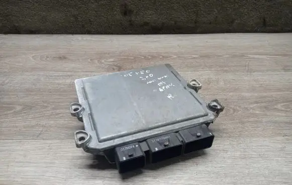 Volvo V50 Engine control unit/module 30729518 5WS40212GT