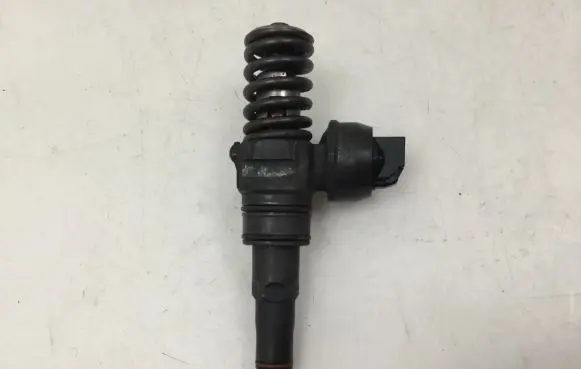 Audi A4 S4 B7 8E 8H Fuel injector 038130073BH
