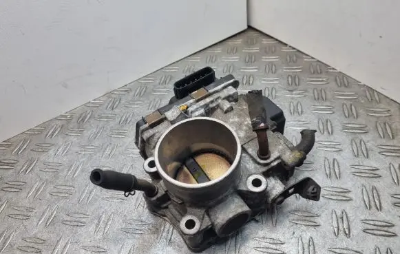 Honda Accord Throttle valve GMB1AJ 12D04