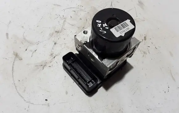 Volvo V40 ABS Pump 31423315