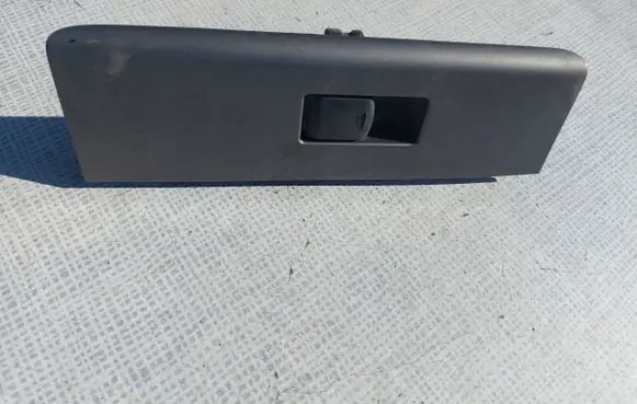 Nissan Navara Electric window control switch 25411EA003