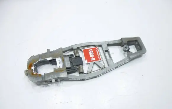 Volkswagen Touran II Rear door exterior handle/bracket 1T0839885A 1T0837885B