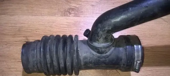 Subaru Legacy Air intake hose/pipe