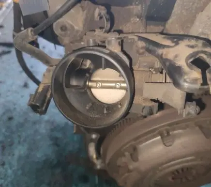 Ford Focus Throttle valve 988F9B989BB 9L230