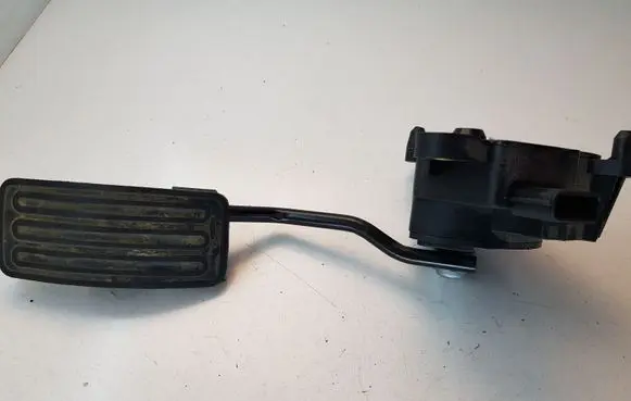 Nissan Qashqai Accelerator throttle pedal
