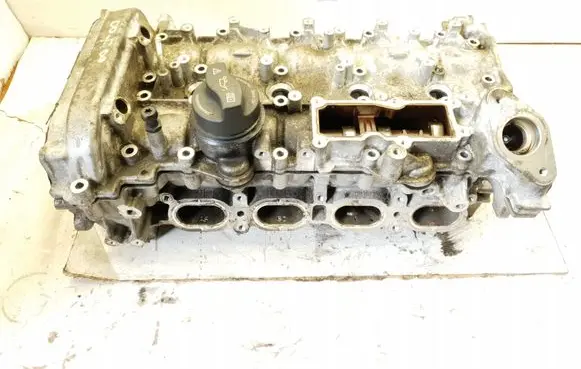 Mercedes-Benz C W205 Engine head A2740100603