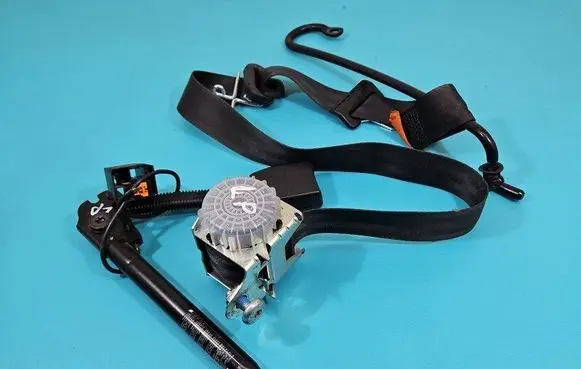 Ford Fiesta Front seatbelt 2S5AB61295DA IMPRK1483030