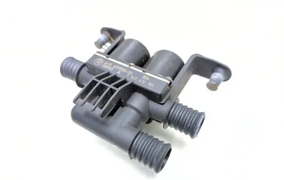 BMW 5 E60 E61 Coolant heater control valve 6931708 64116931708