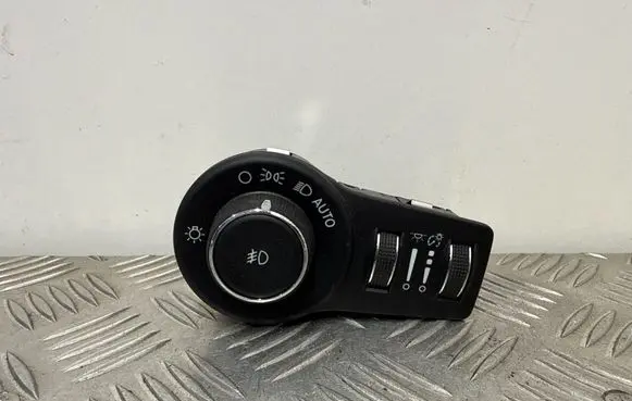 Chrysler Pacifica Light switch P68154356AC
