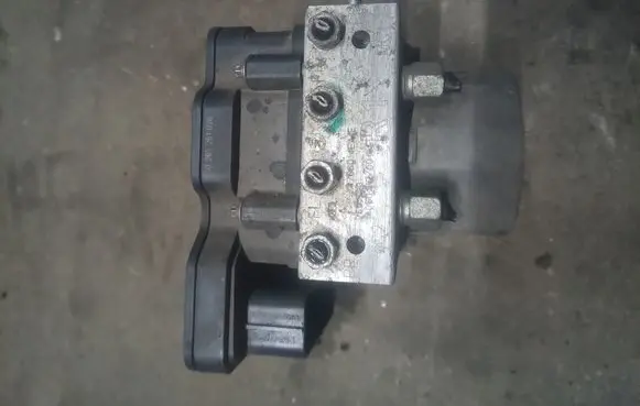 Nissan Qashqai ABS Pump 2265106516