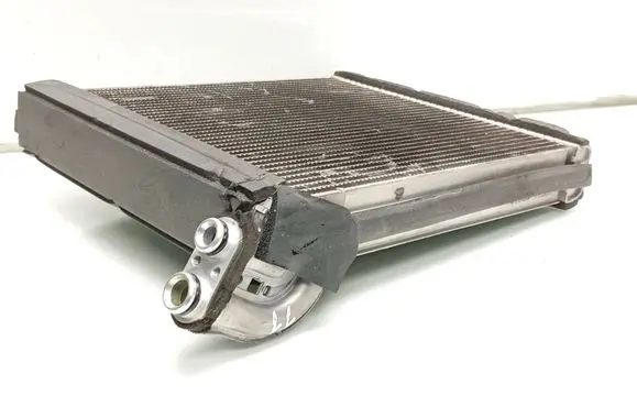 Toyota RAV 4 (XA30) Air conditioning (A/C) radiator (interior) 01J301133M