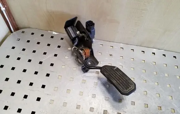 Honda CR-V Accelerator throttle pedal 8928152011 1983003031