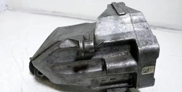 Mercedes-Benz E W212 Engine mounting bracket A6512230004