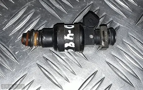 Fuel injector