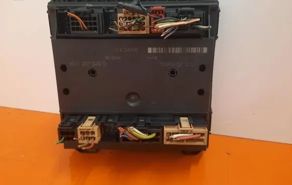 Seat Ibiza III (6L) Central body control module 6Q1937049D