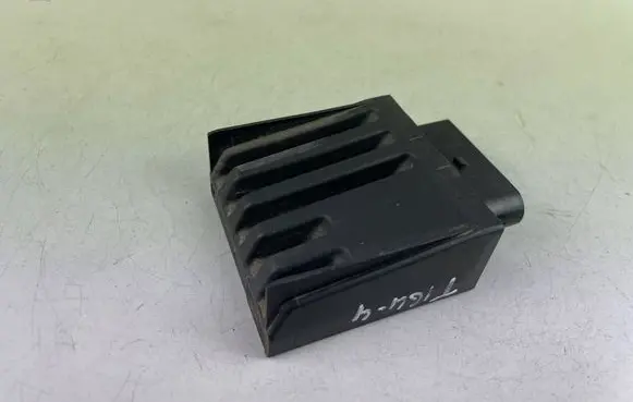 Volkswagen Tiguan Fuel injection pump control unit/module 3Q0906121B