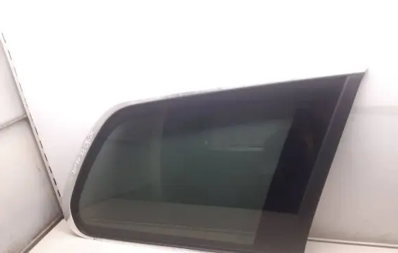 Volvo XC90 Rear side window