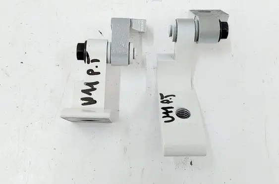 BMW iX1 Rear door hinge set 5A11CA8