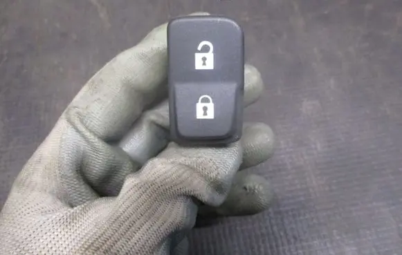 Volvo V50 Ignition-blocking relay 30669957