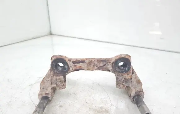 Opel Vectra C Brake caliper pad carrier rear 