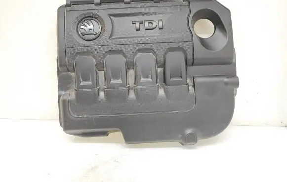 Skoda Octavia Mk3 (5E) Engine cover (trim) 04L103925N PA6GF10MD20