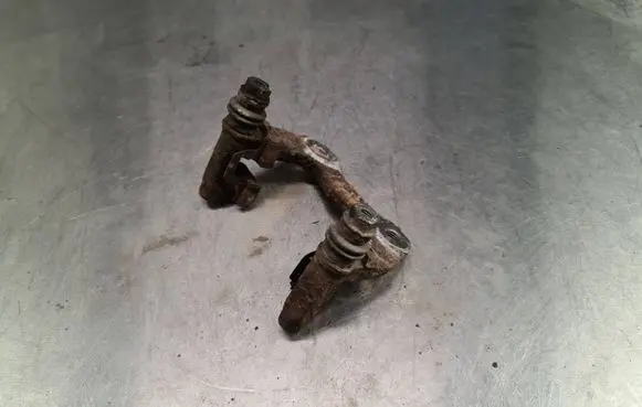 Peugeot 407 Brake caliper pad carrier rear 