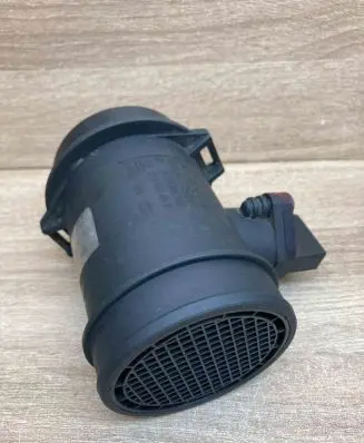 Audi A4 S4 B5 8D Mass air flow meter 059906461E 0281002429