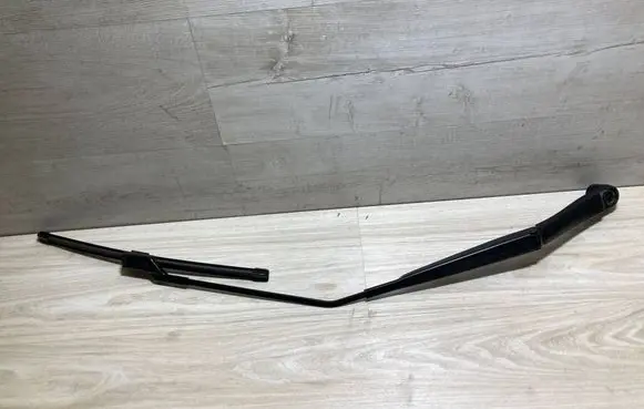 Nissan Juke II F16 Front wiper blade arm W150260