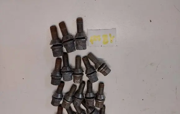 Renault Megane III Nuts/bolts