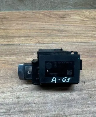Volkswagen PASSAT B6 Ignition lock 3C0905843Q 33303301 11602101880859