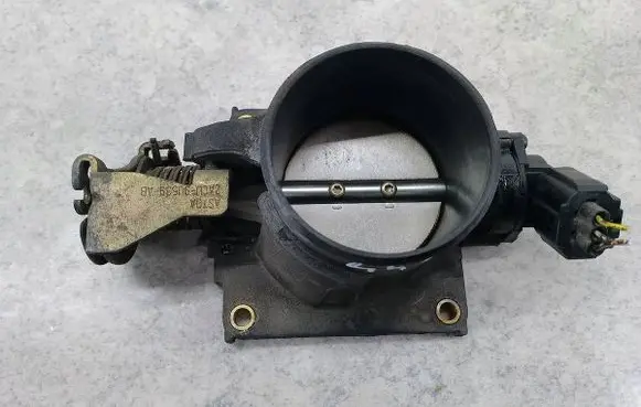 Mazda 5 Throttle body valve IS7U9E927CB