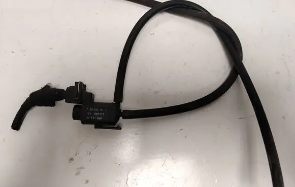 Volvo V70 Turbo solenoid valve 72224010 05T117 30611668