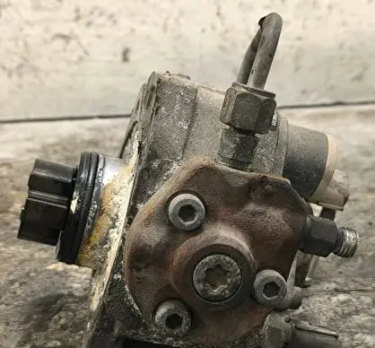 Toyota Corolla Verso AR10 Fuel injection high pressure pump 221000R010