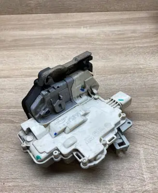 Audi TT TTS Mk2 Front door lock 8J2837015A