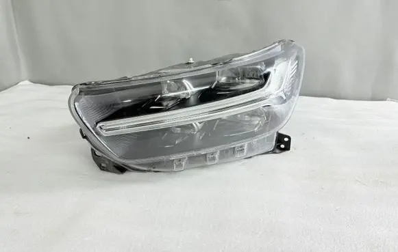 Volvo XC40 Headlight/headlamp 32342524