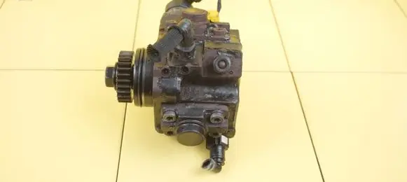 Renault Trafic III (X82) Fuel injection high pressure pump 0445010406 28SP3