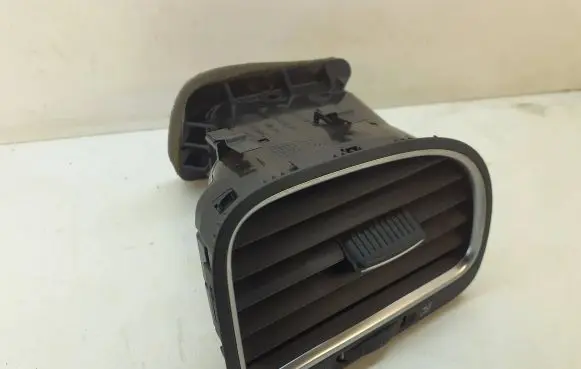 Volkswagen Golf VI Dashboard side air vent grill/cover trim 5K0819704 5K0819710 3KVBC6