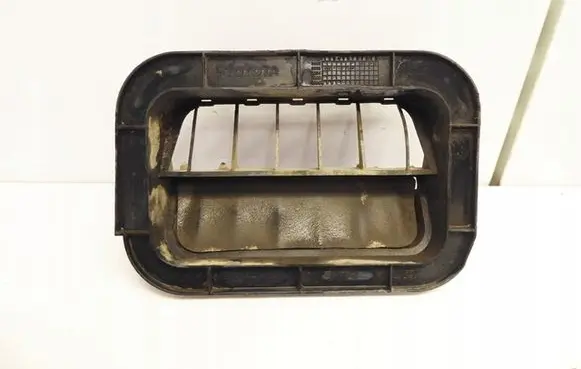 Toyota Corolla E120 E130 Quarter panel pressure vent 662931-02060