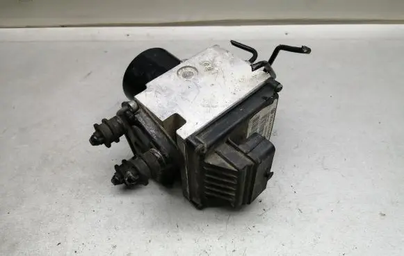 Volkswagen PASSAT B6 ABS Pump 3C0614095P