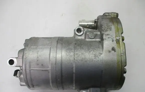 Jaguar XJ SERIE 1 Air conditioning (A/C) compressor (pump) J9D319D662AB