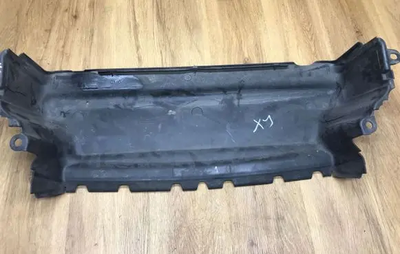 Jaguar XJ X351 Intercooler air channel guide AW938A095AD