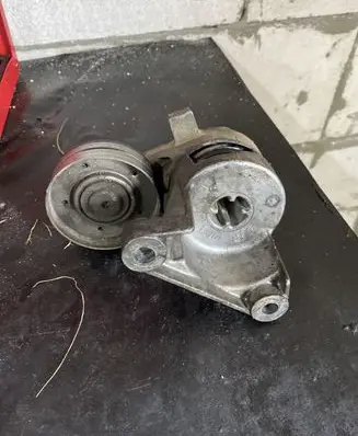 Volvo S80 Alternator belt tensioner 