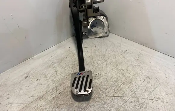 BMW 3 E46 Brake pedal 35112229128