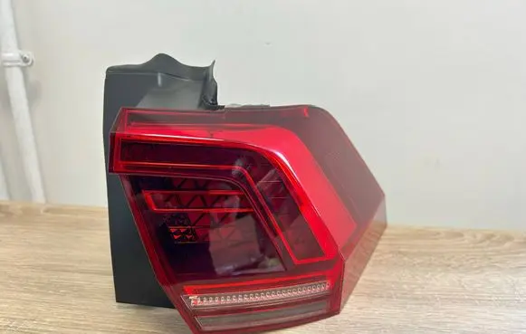 Volkswagen Tiguan Rear/tail lights 5NA945208C