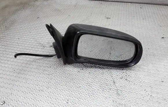 Mazda 626 Front door electric wing mirror E13010142