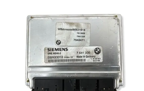 BMW X3 E83 Engine control unit/module 7542471 7541335 5WK93018