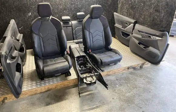 Nissan Ariya Seat set 