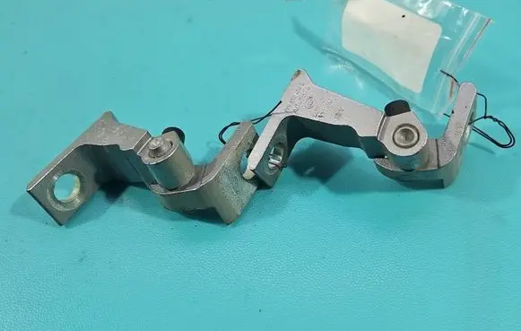 Rear door hinge set
