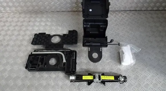 Audi A5 Sportback 8TA Tool box 8K9813685A